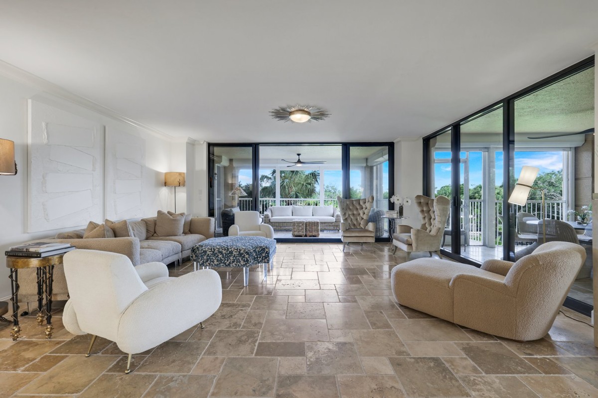 Cap Ferrat at Pelican Bay-image-1