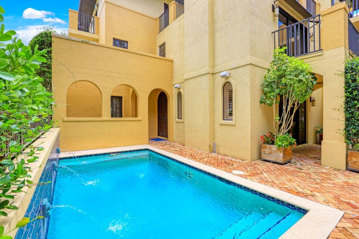 pool of Naples vacation rental